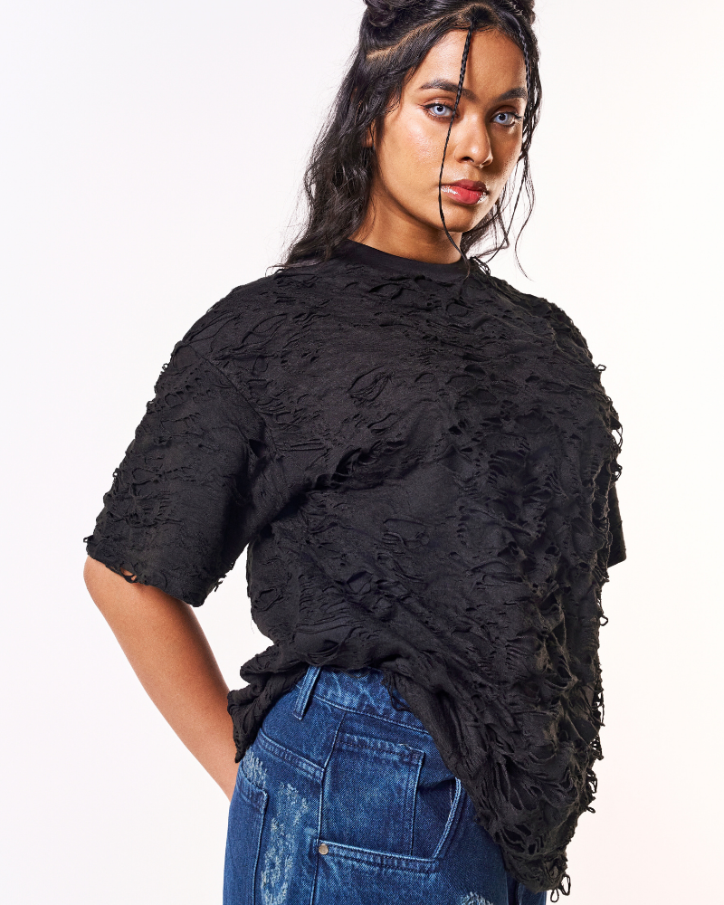 BLACK TORN OVERSIZED T-SHIRT