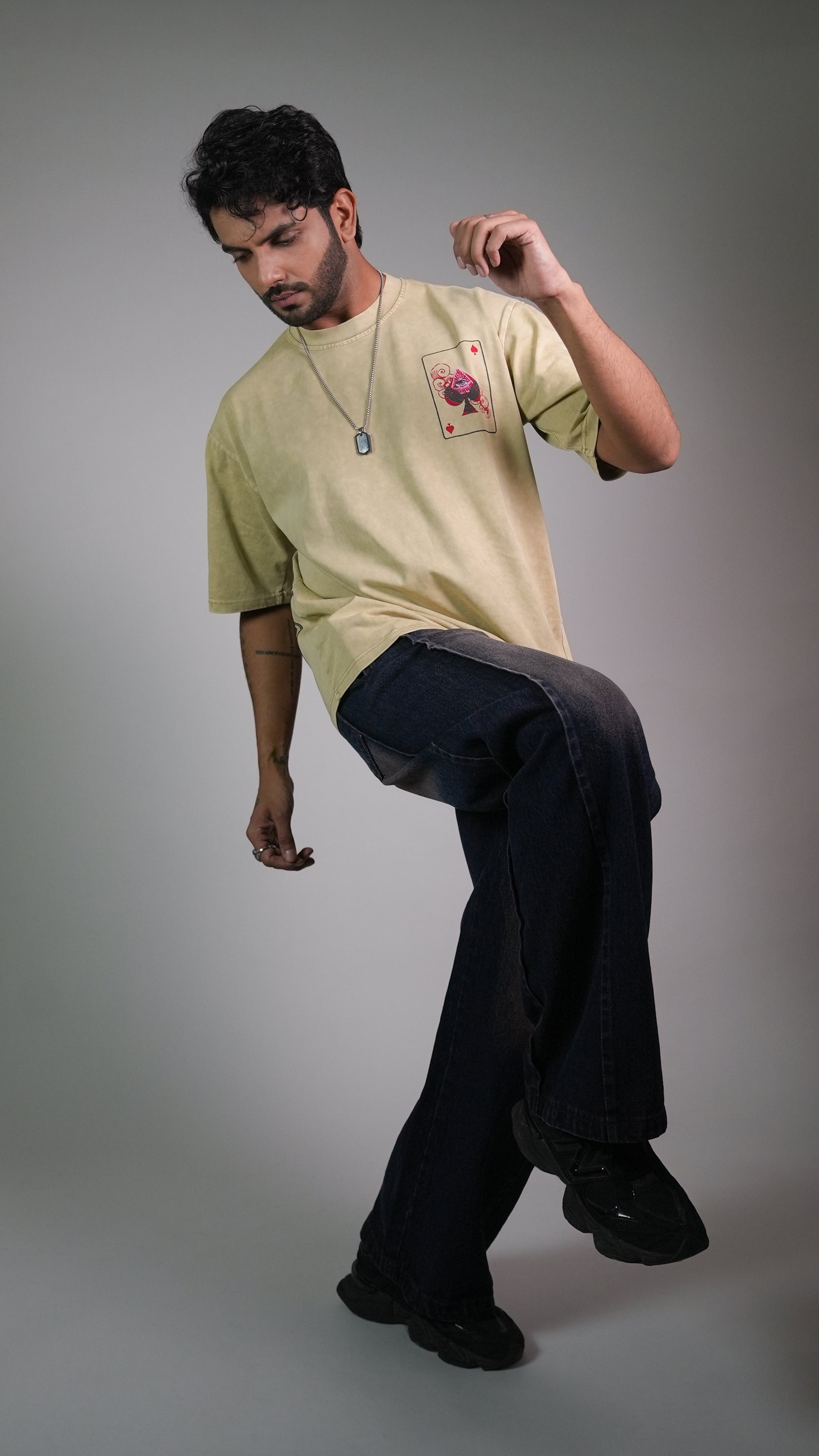 SPADE OF SECRETS BEIGE ACIDWASH MEN’S OVERSIZED T-SHIRT