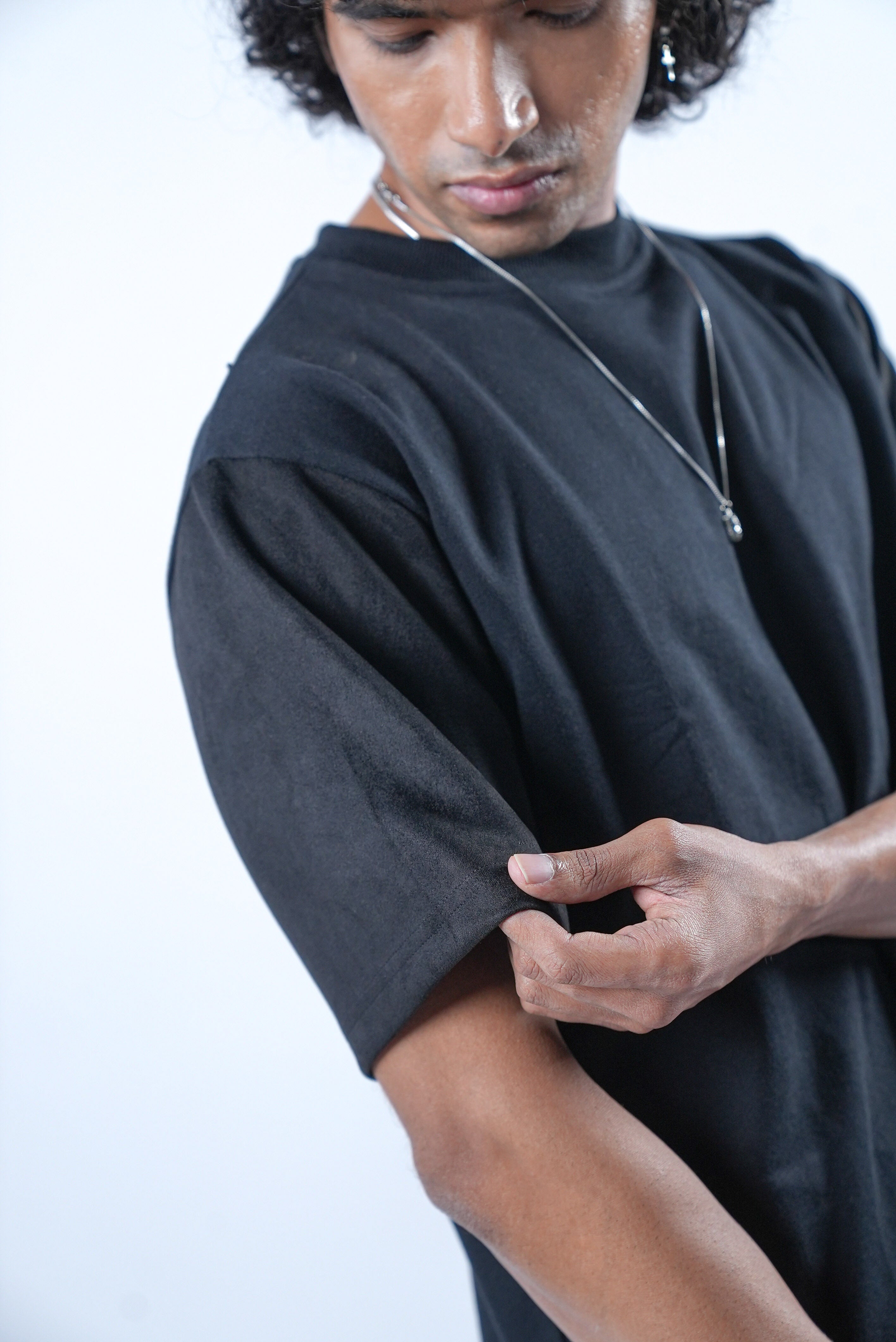 SUEDE SLEEVES TEE