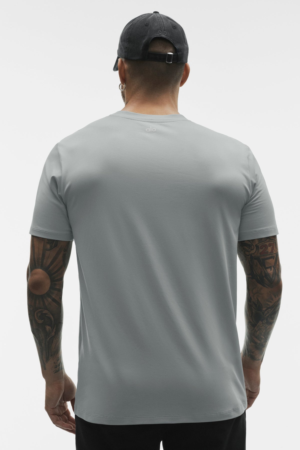 Alo Yoga Conquer Reform Crewneck Short Sleeve - Monument