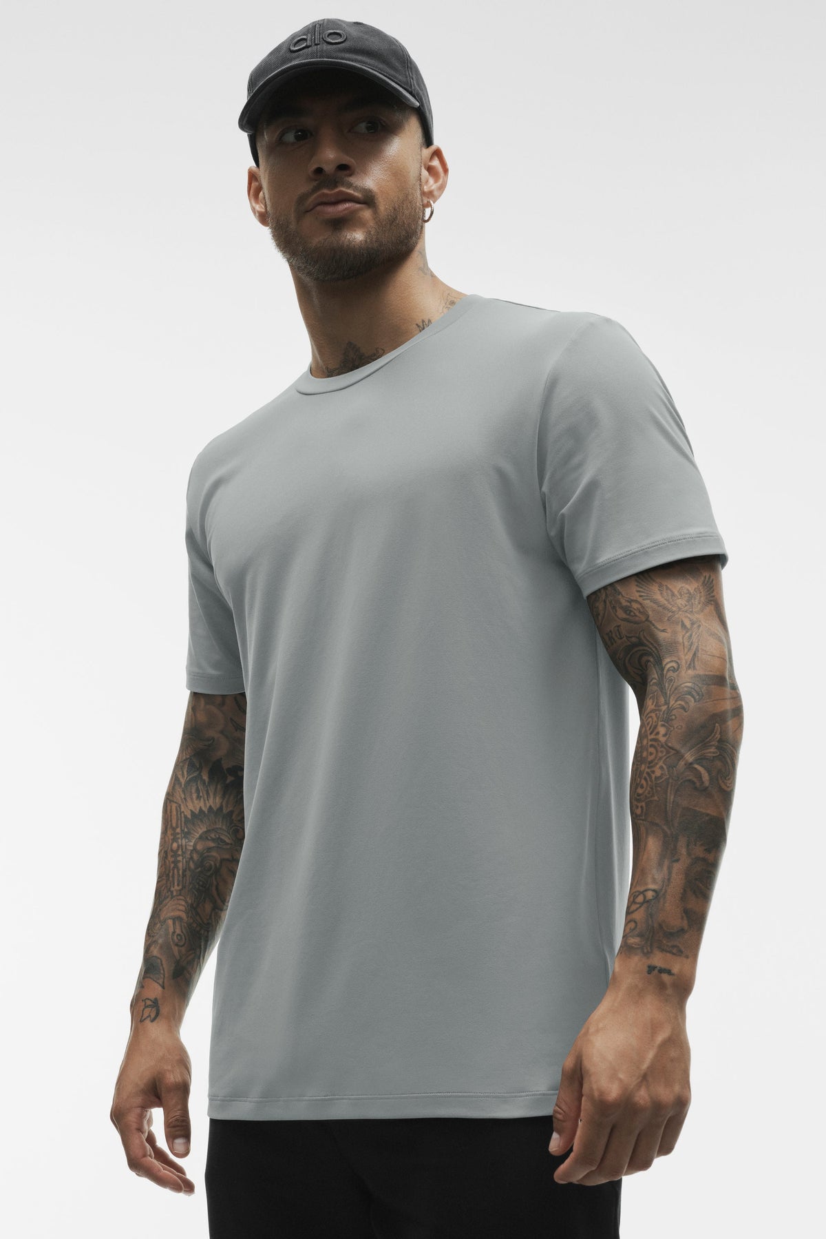 Alo Yoga Conquer Reform Crewneck Short Sleeve - Monument