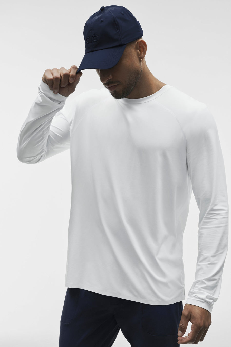 Alo Yoga Idol Crewneck Long Sleeve - White