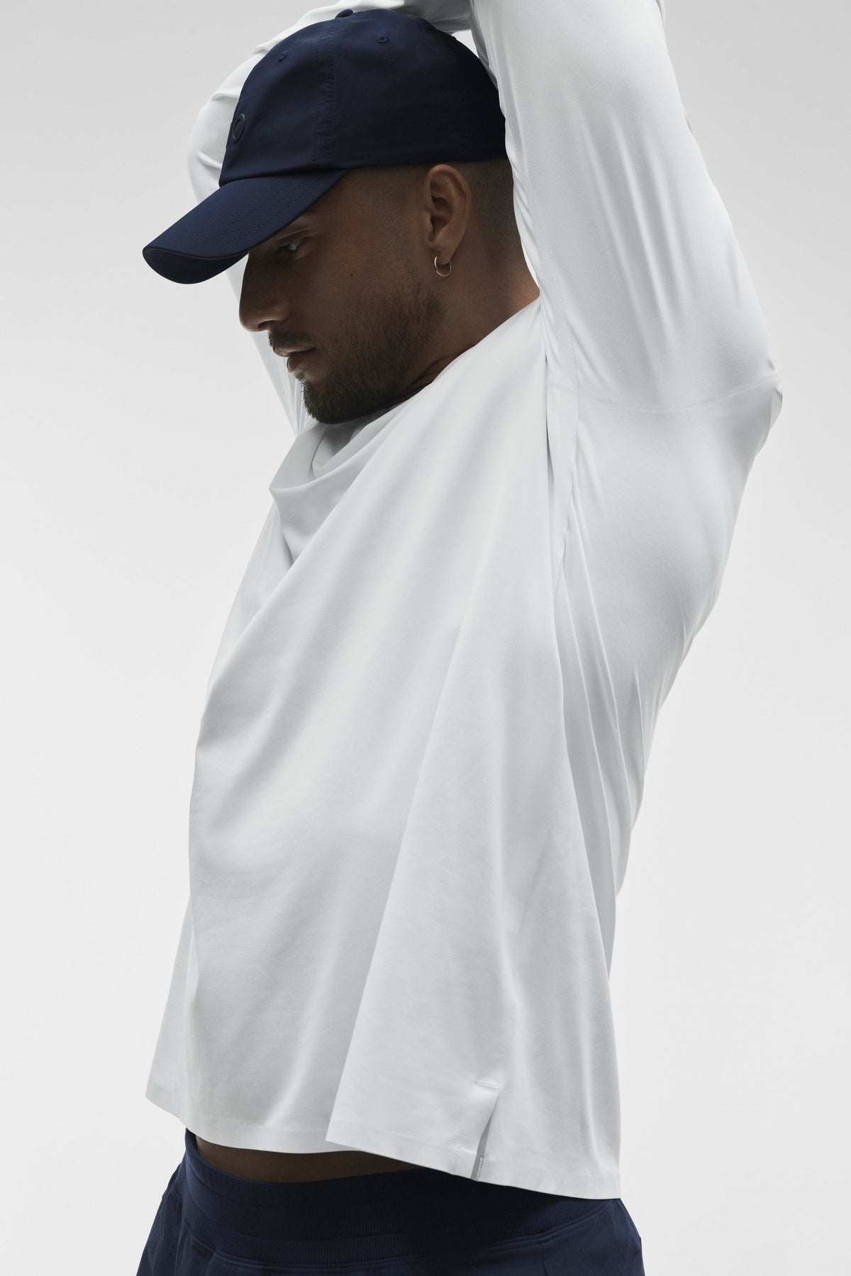 Alo Yoga Idol Crewneck Long Sleeve - White