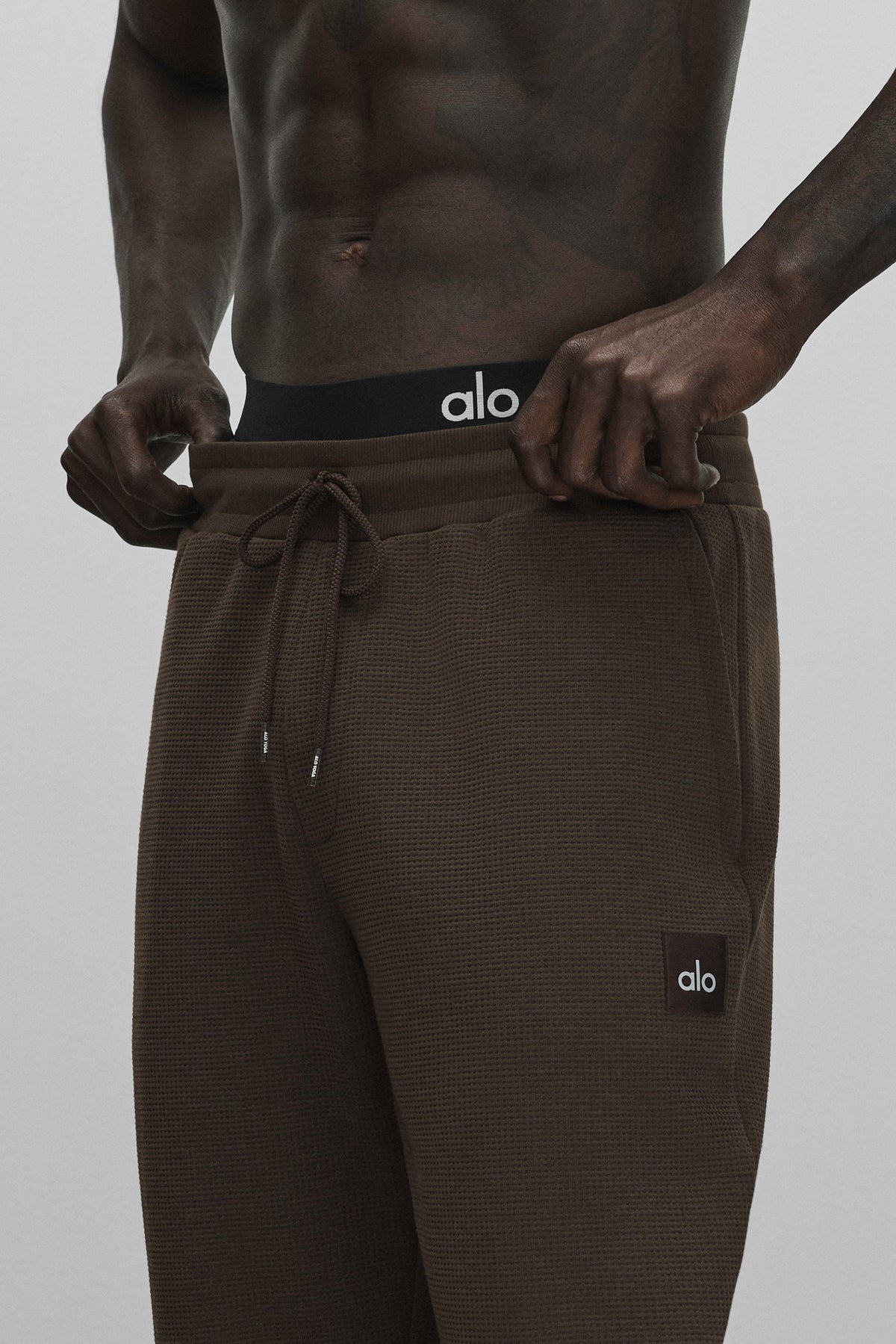 Alo Yoga Waffle Lounge Jogger - Espresso