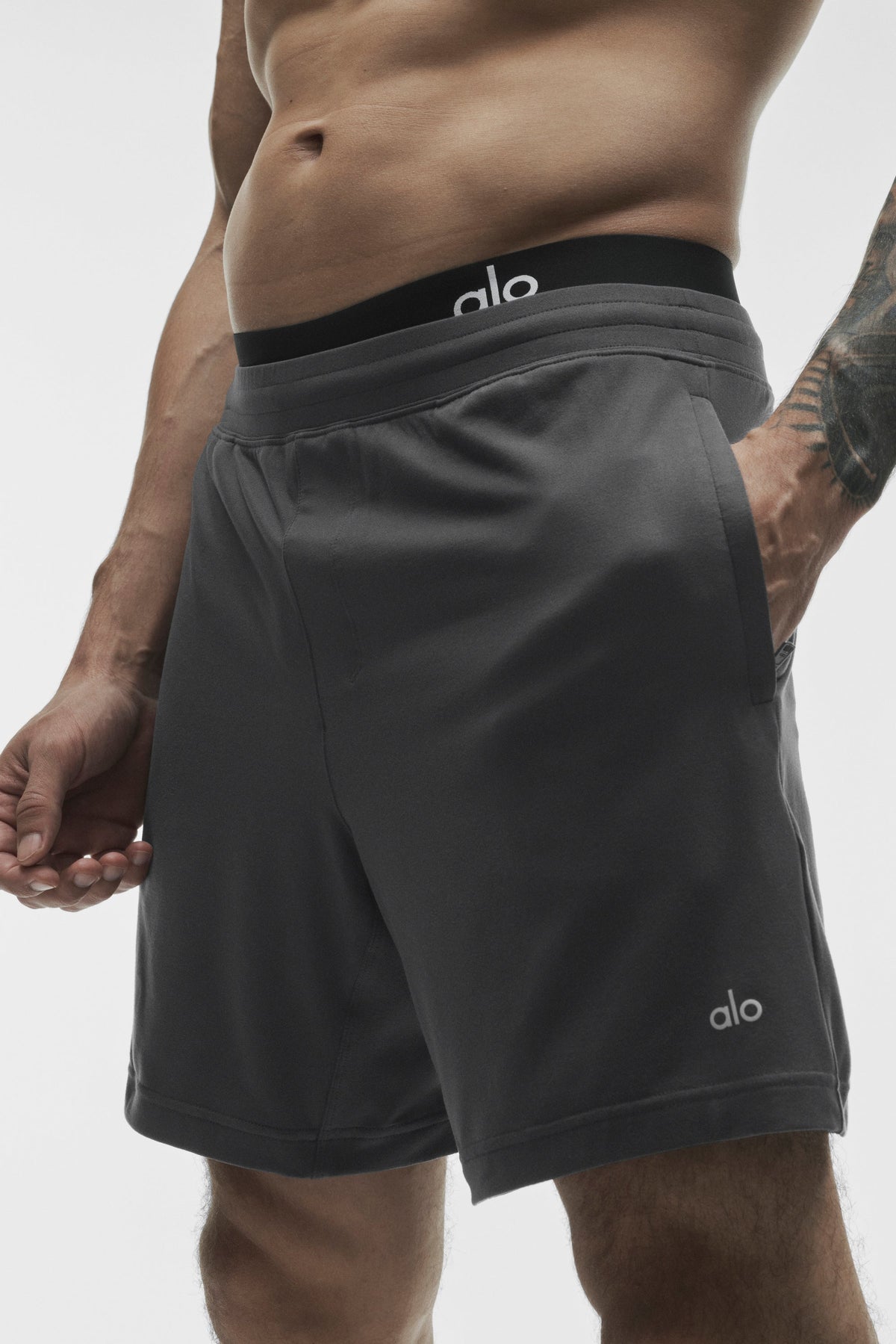 Alo Yoga 7" Conquer React Performance Short - Anthracite
