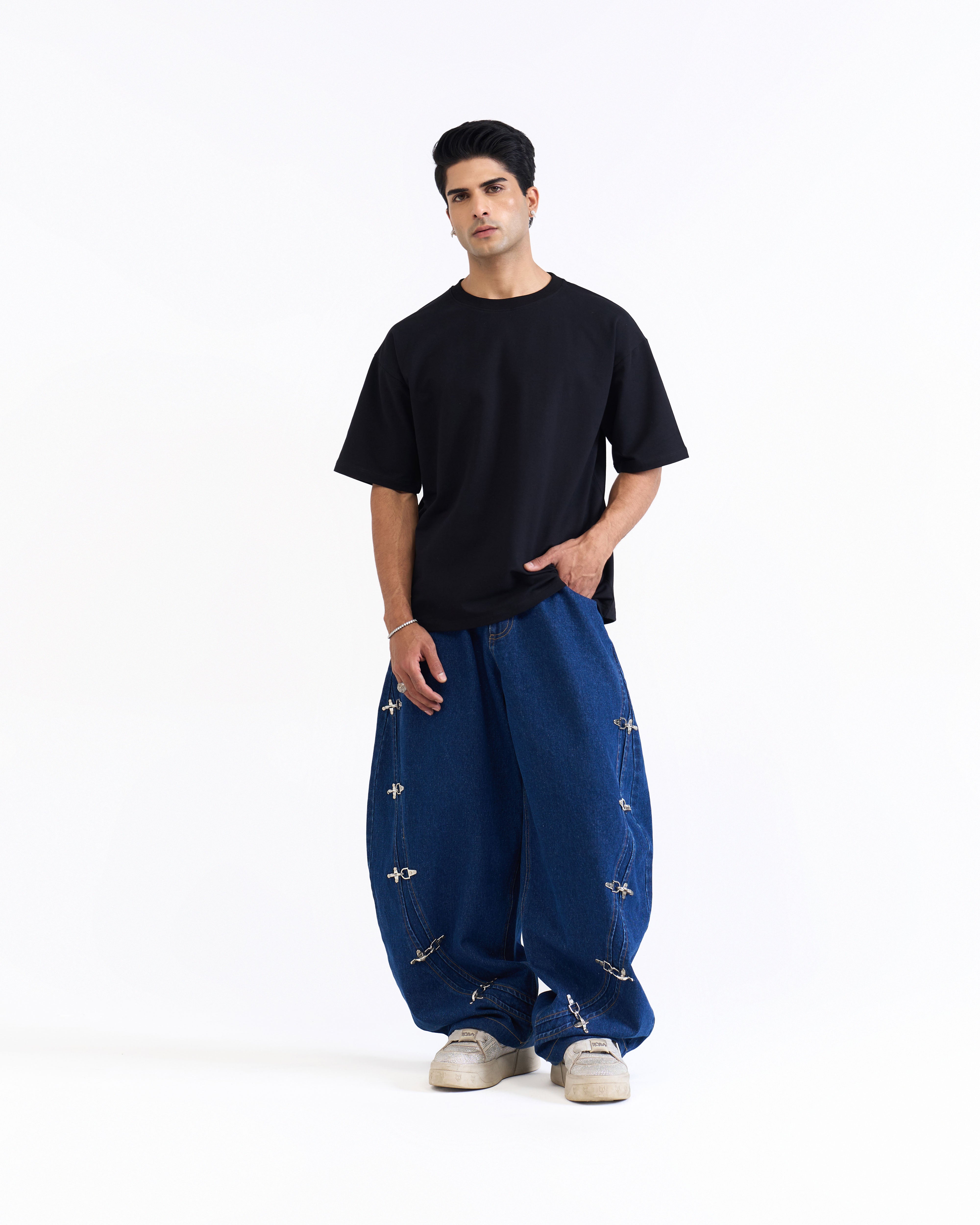 DIAMOND SCRIPT TEE