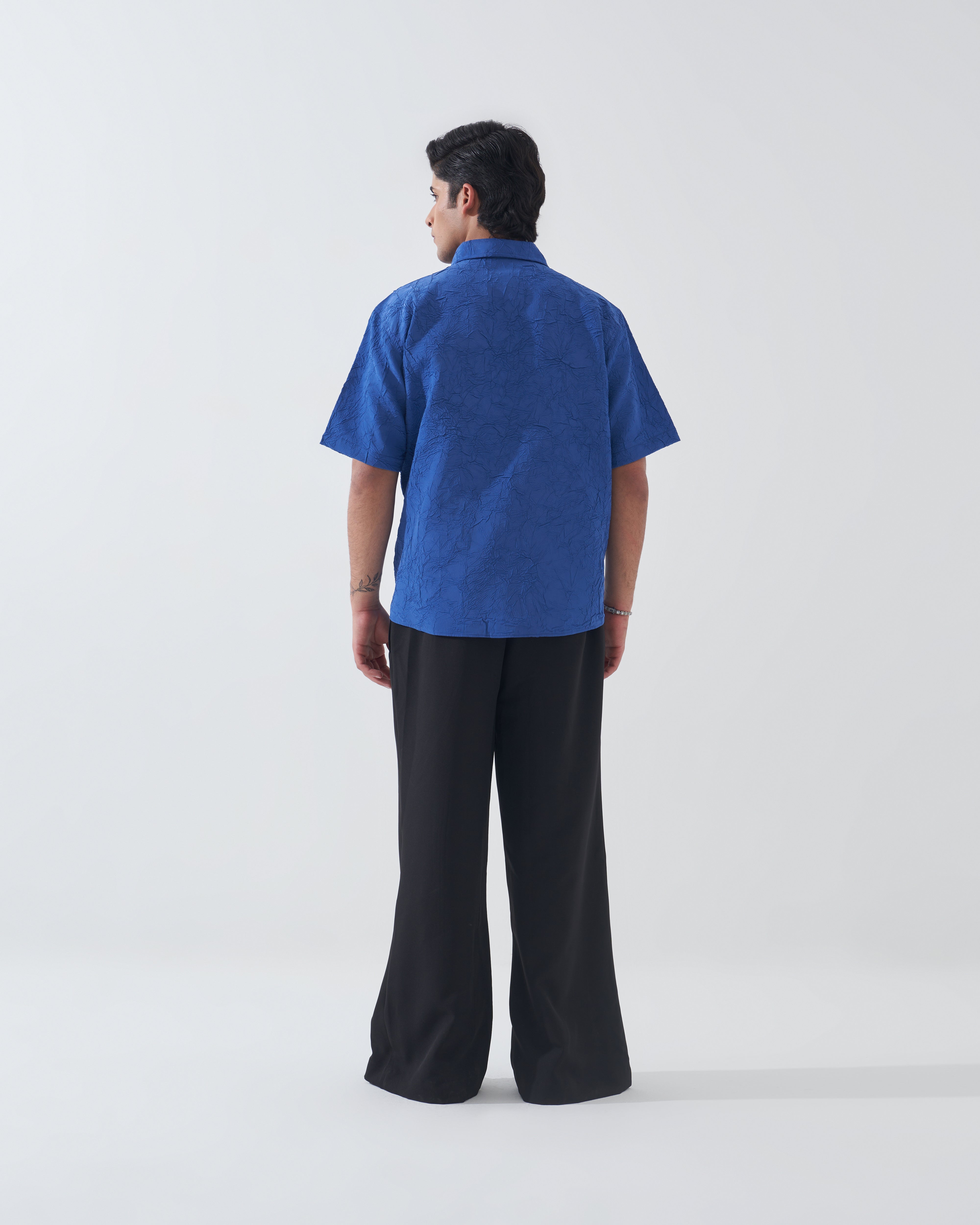 CRINKLED BLUE SHIRT
