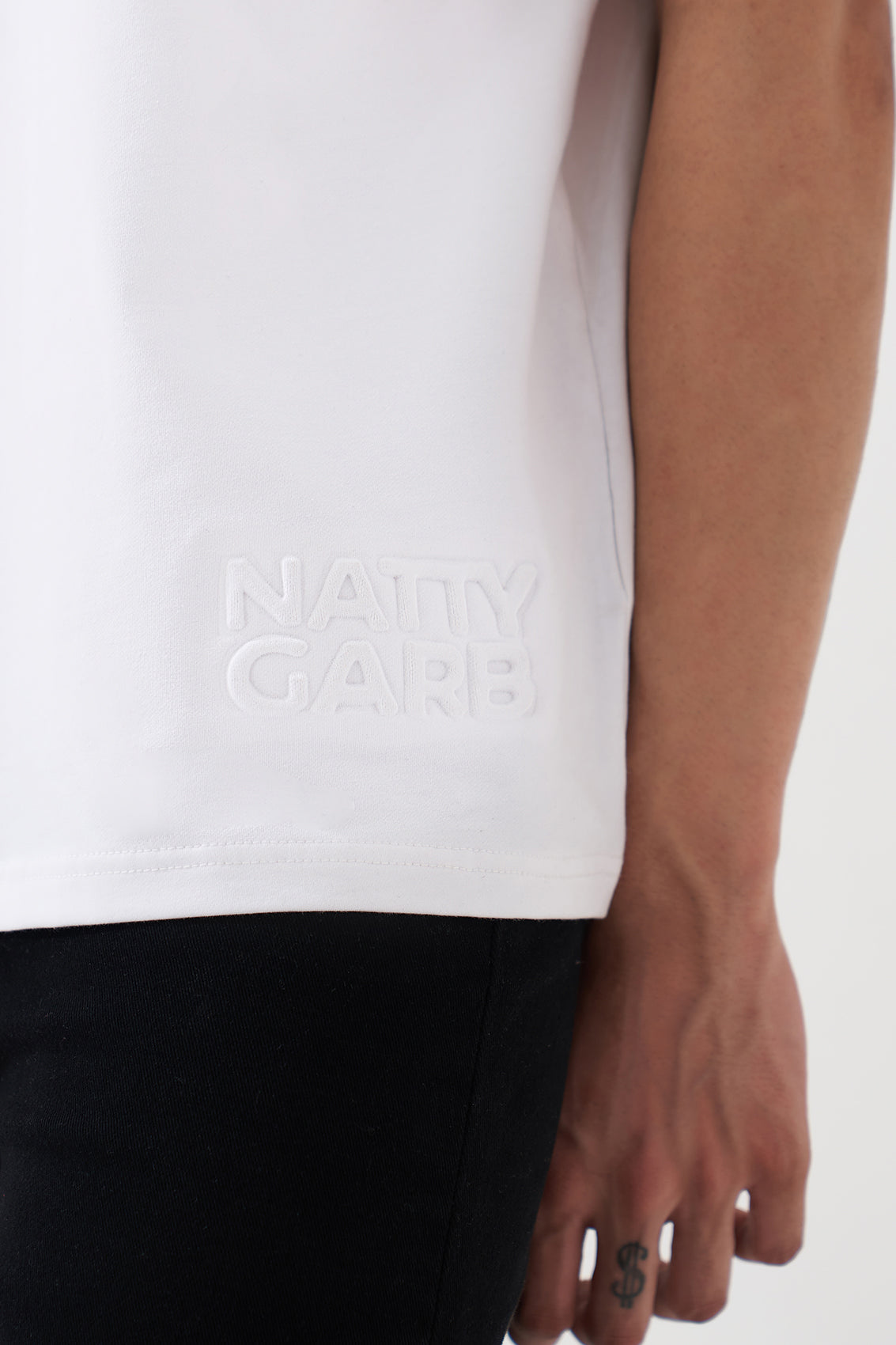 BASIC : WHITE