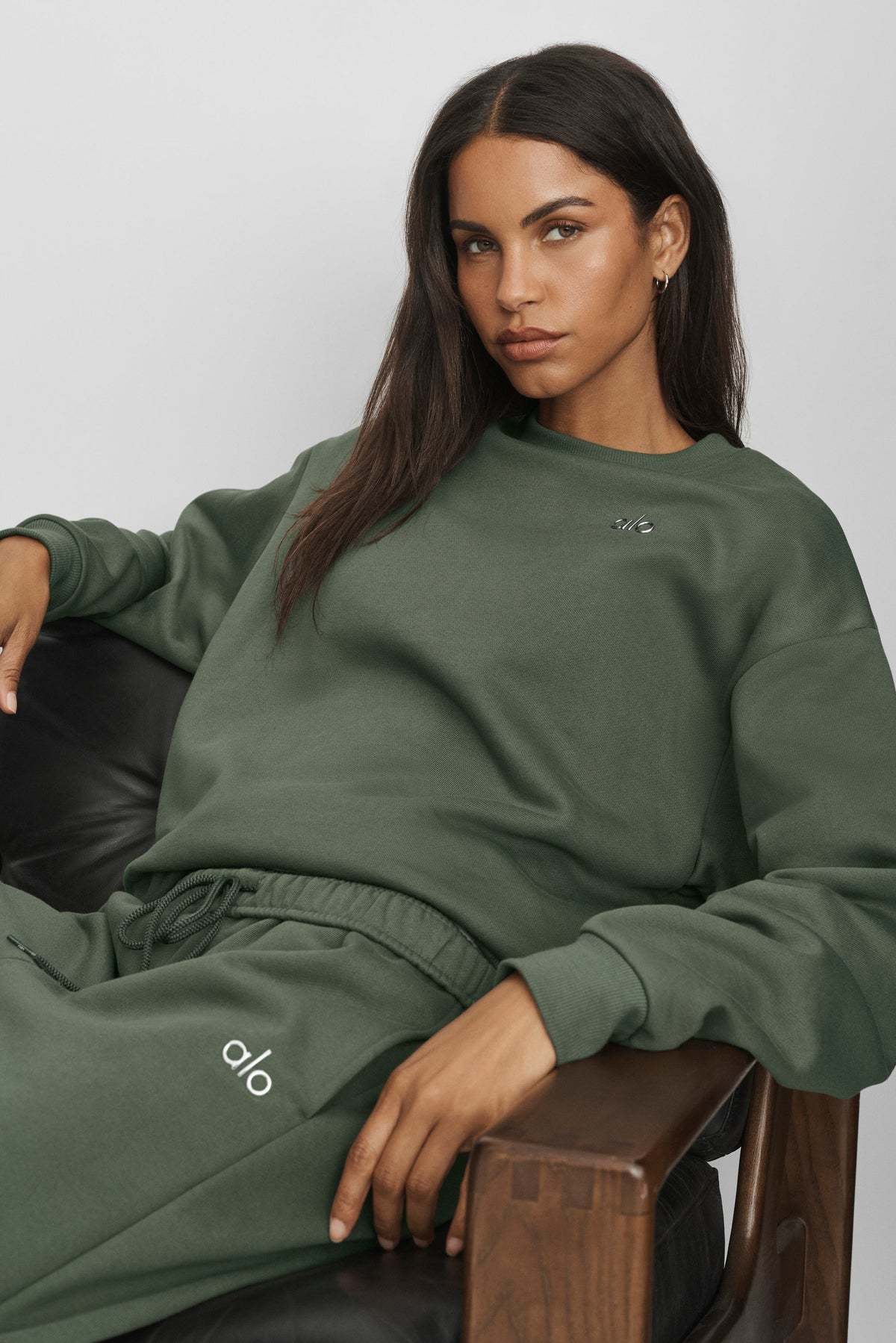 Alo Yoga Accolade Crew Neck Pullover - Bamboo Green