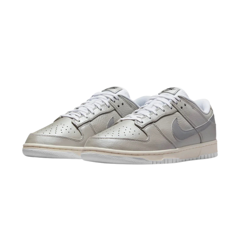 Nike Dunk Low SE Metallic Silver