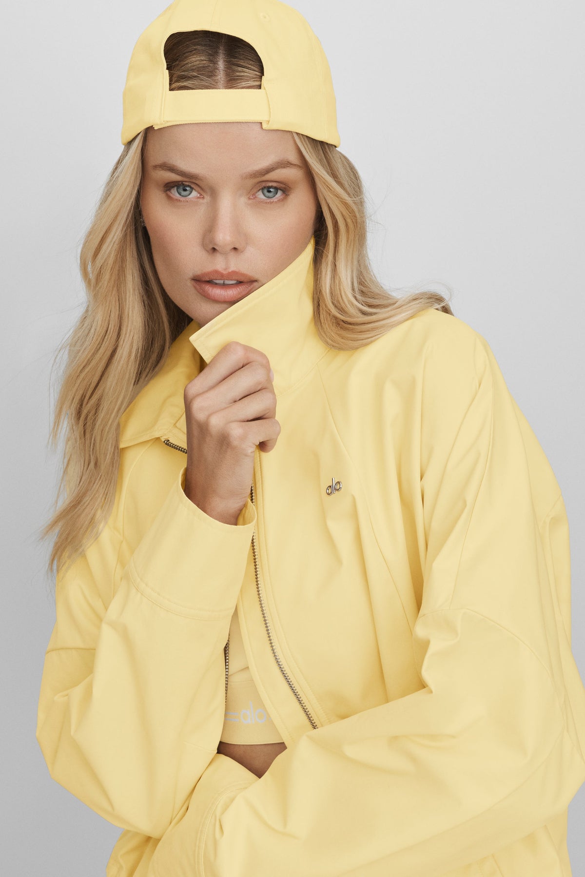 Alo Yoga Best Bet Full Zip Jacket - Warm Butter