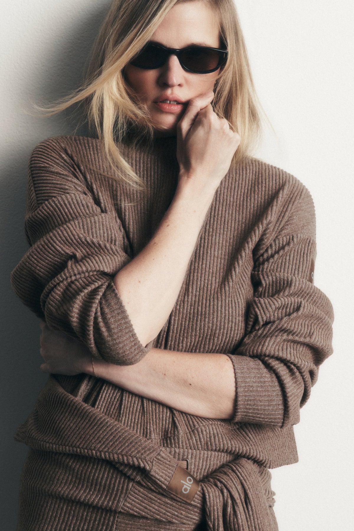 Alo Yoga Muse Crew Neck Pullover - Java Brown Heather