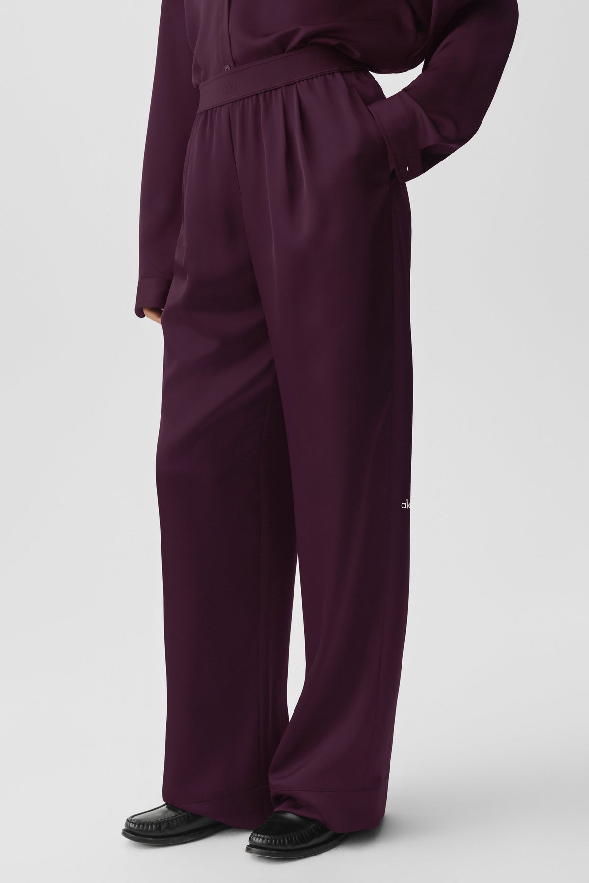 Alo Yoga Satin High-Waist Smooth Talker Pant (Regular) - Rich Bordeaux