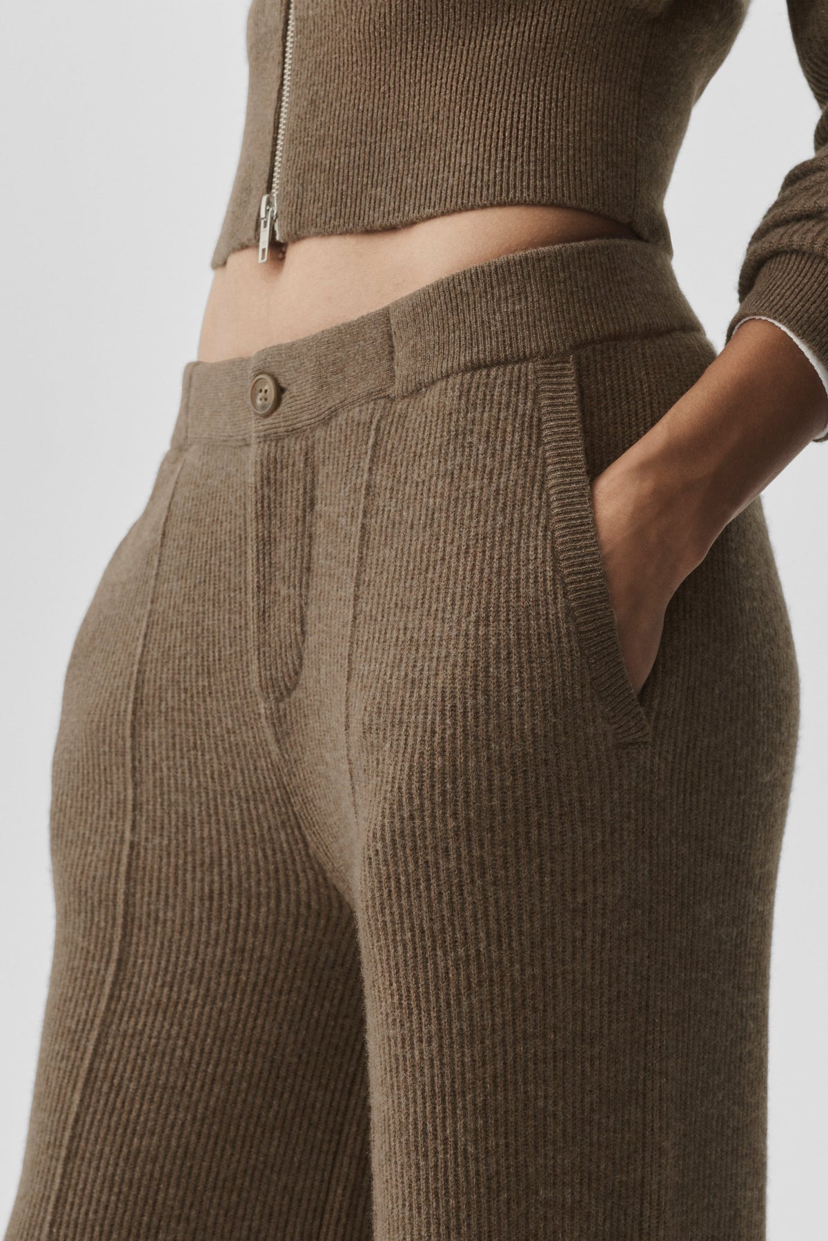 Alo Yoga Cashmere Wool Low-Rise Harmony Trouser (Regular) - Java Brown Heather