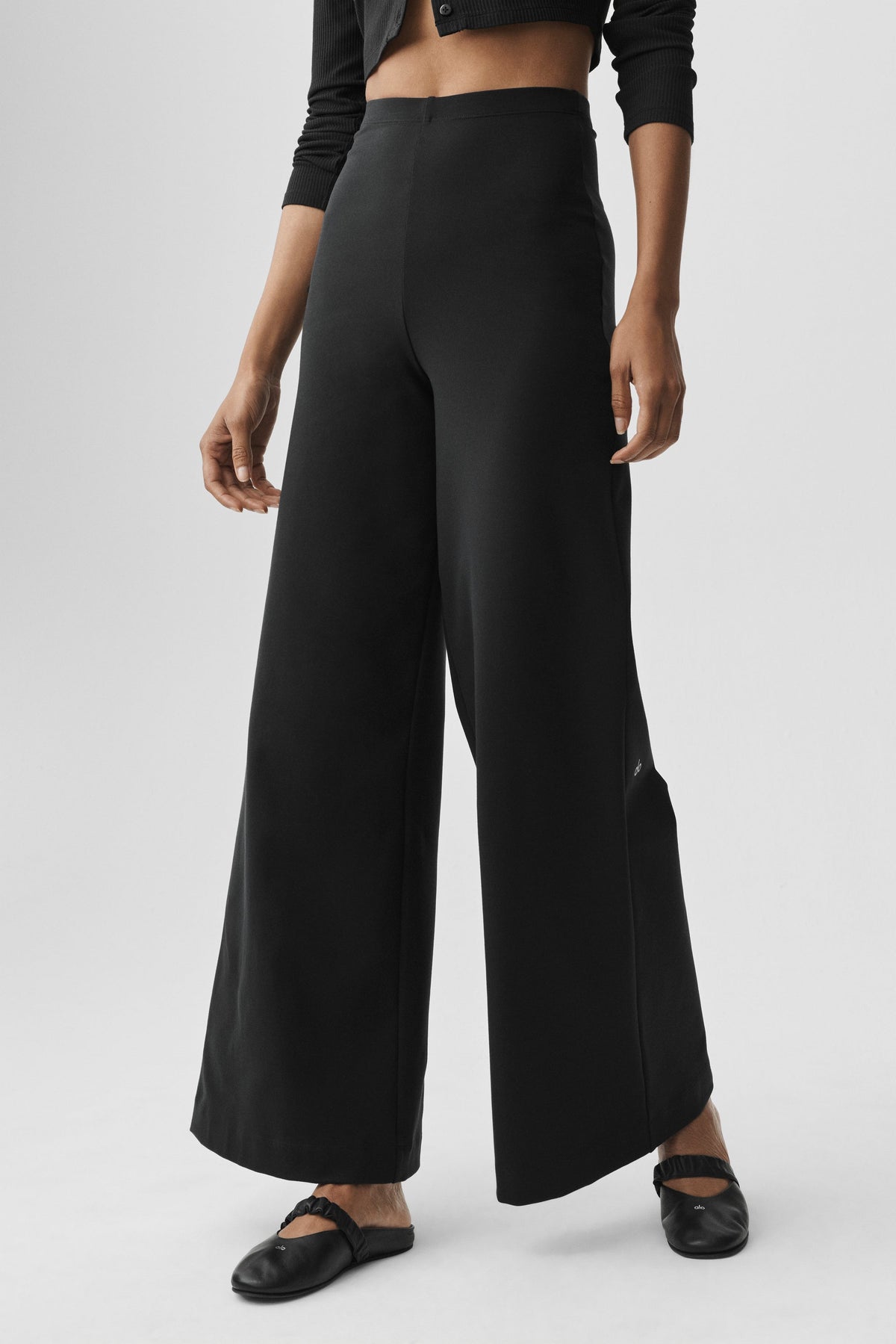 Alo Yoga Airbrush High-Waist Wide Leg Pant (Regular) - Black