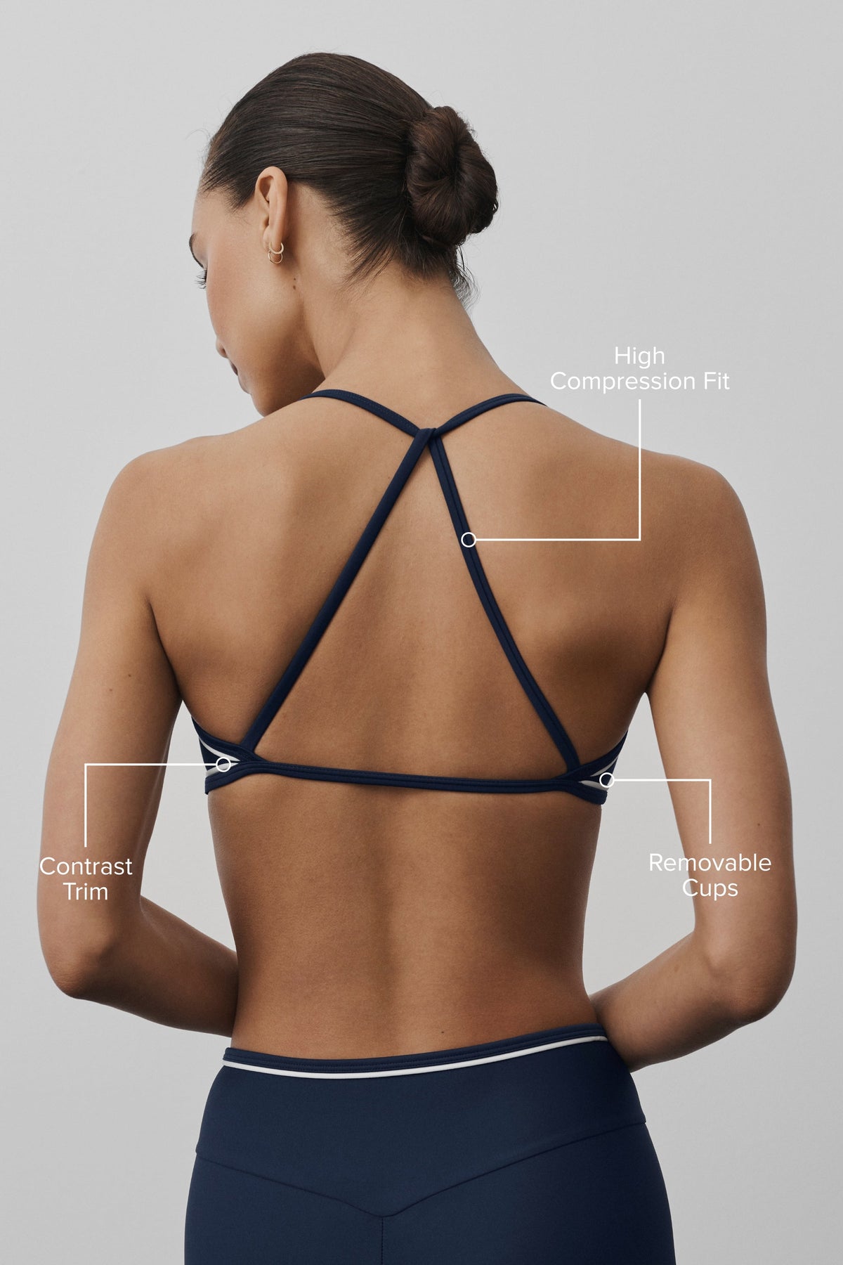 Alo Yoga Airlift Trifecta Bra - Navy/White