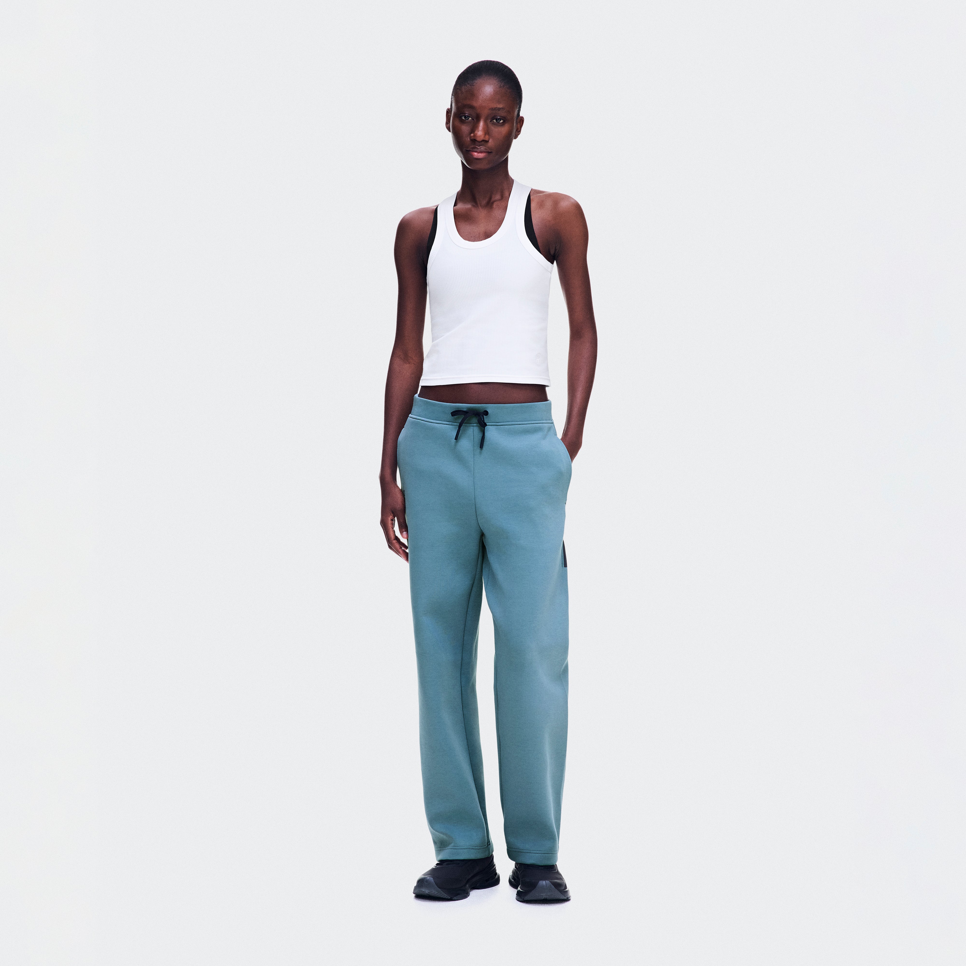Focus Tech Sweatpants - Womens