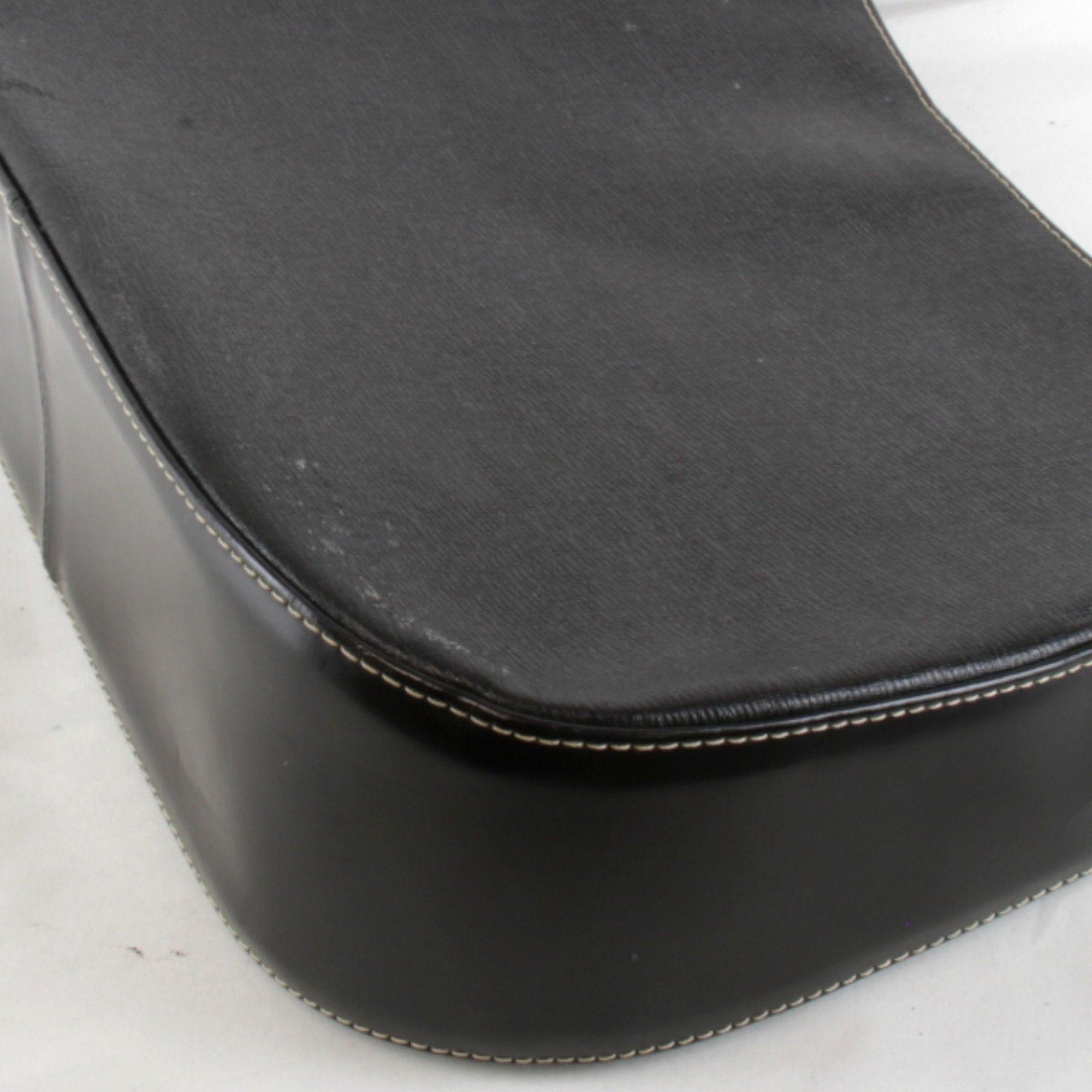 Burberry Leather Shoulder Bag (Pre-Owned)