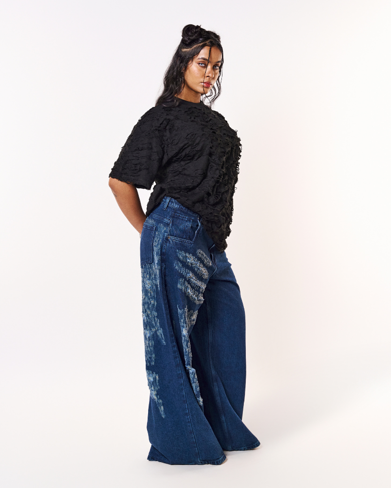 BLACK TORN OVERSIZED T-SHIRT