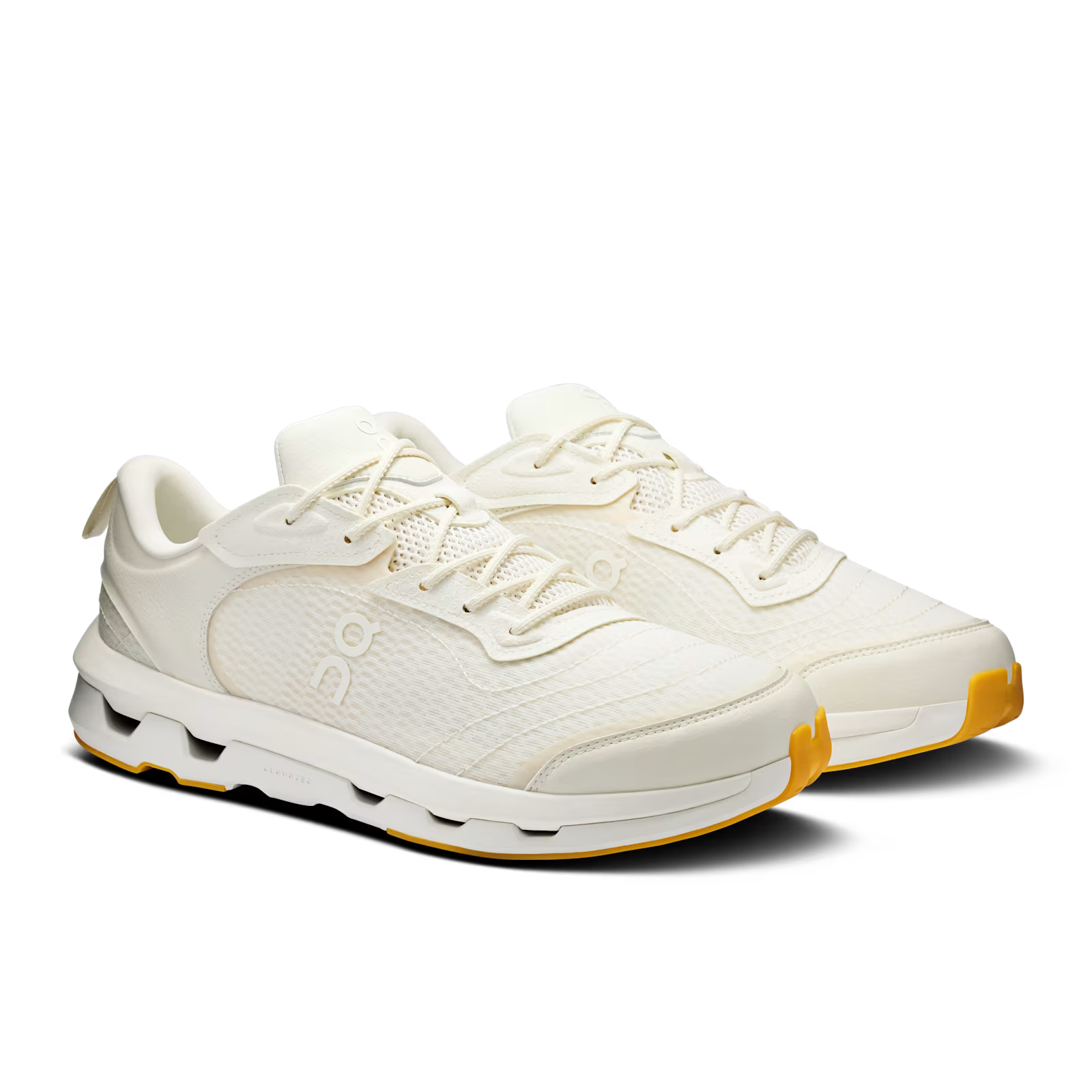 On Running Cloudzone Moon Zendaya Ivory