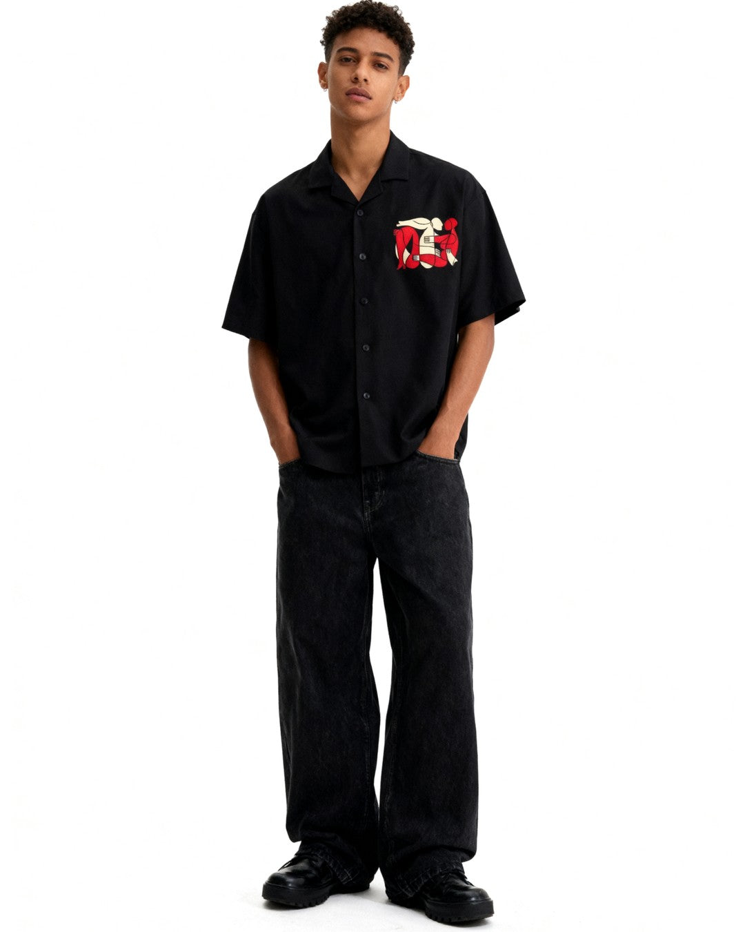 The Abstract Figure Shirt - Black -  Evrhood oversized shirt