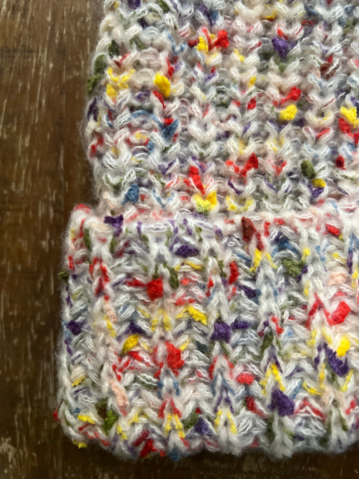 Multidot offwhite
