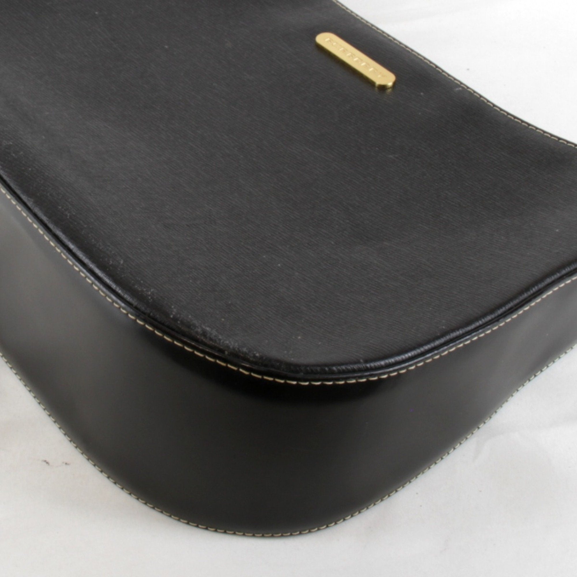 Burberry Leather Shoulder Bag (Pre-Owned)