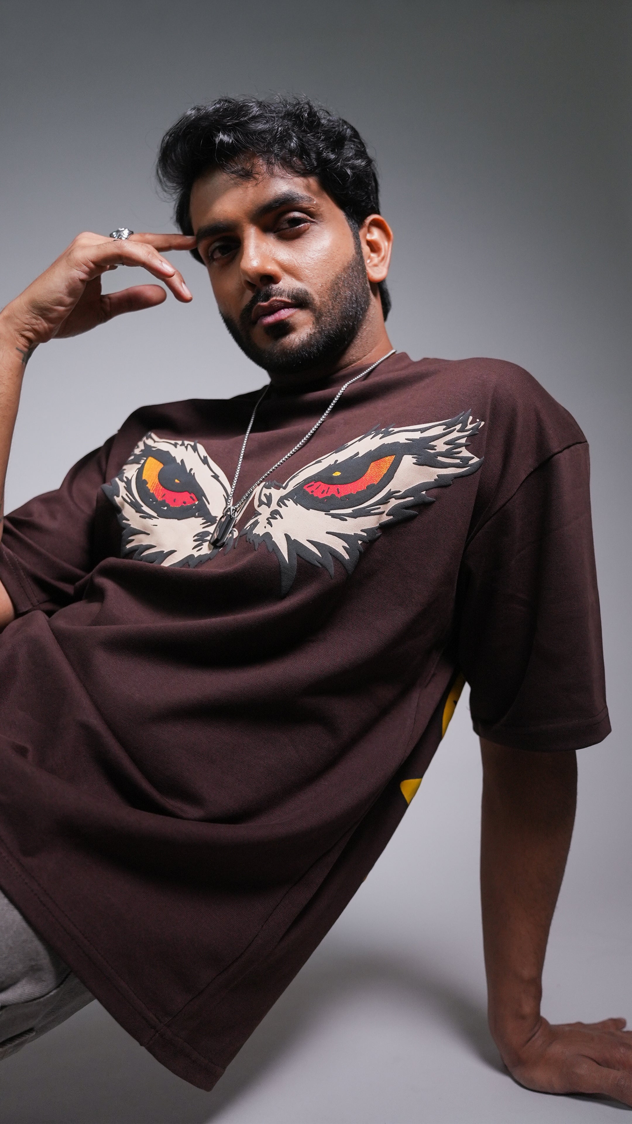 EAGLE EYE BROWN MEN’S OVERSIZED T-SHIRT