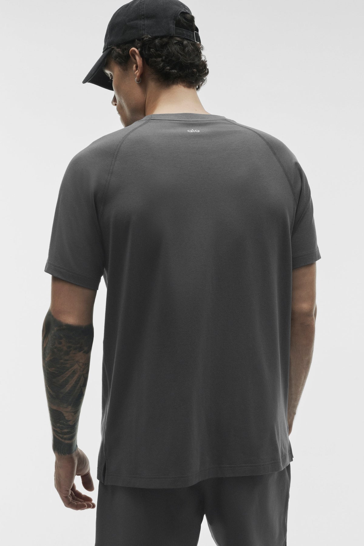Alo Yoga ALO Vapor Crewneck Short Sleeve - Anthracite