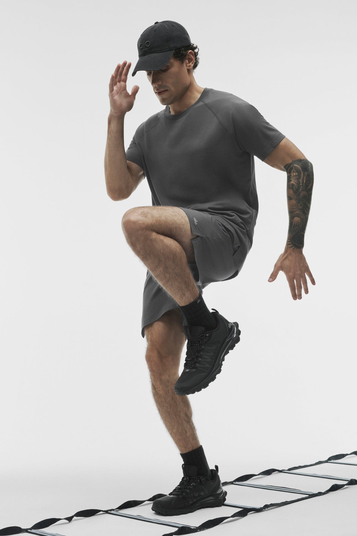 Alo Yoga ALO Vapor Crewneck Short Sleeve - Anthracite