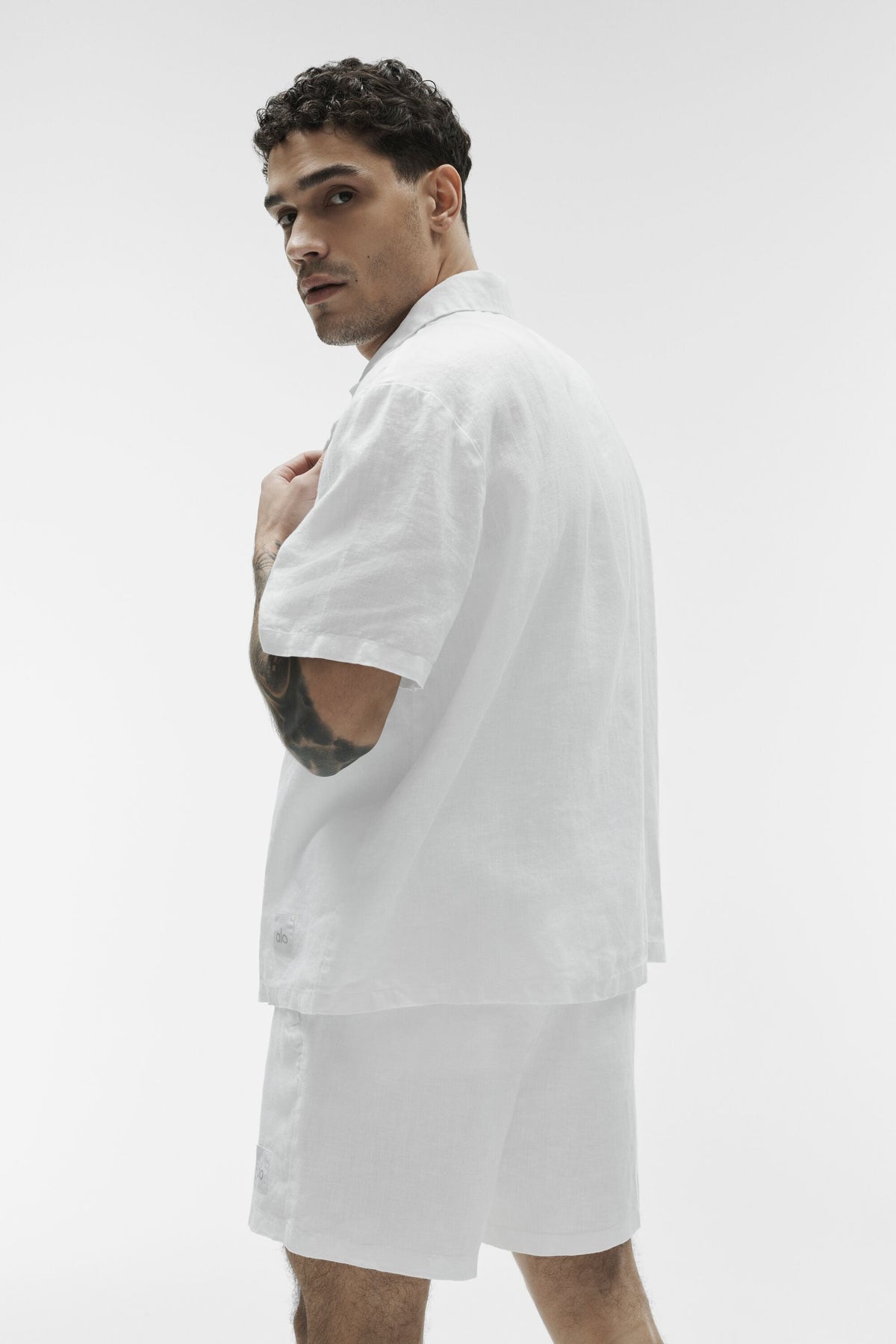Alo Yoga Linen Days Short Sleeve Button Up - White