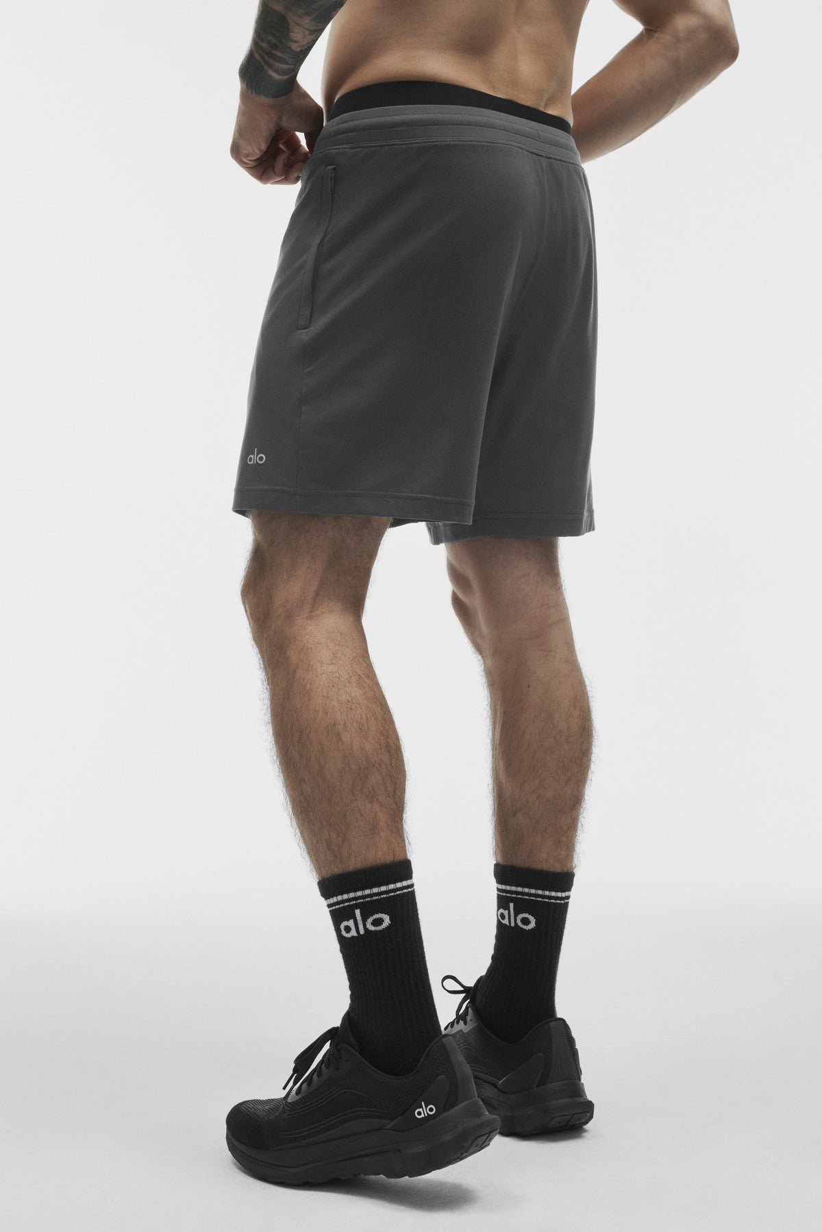 Alo Yoga 7" Conquer React Performance Short - Anthracite