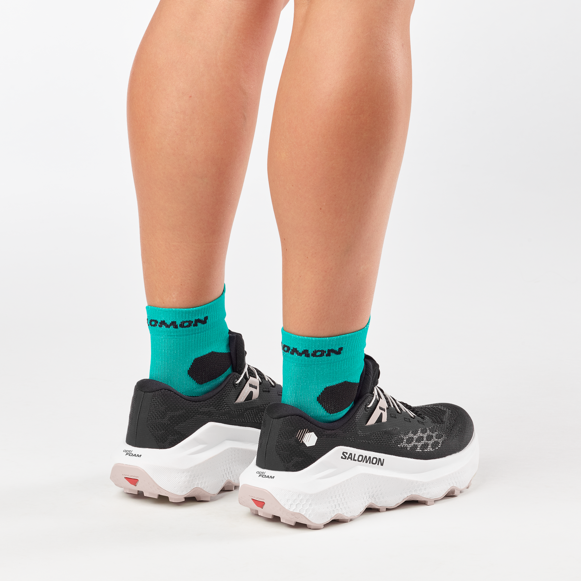 ULTRA GLIDE 4 Black / White / Silver Cloud