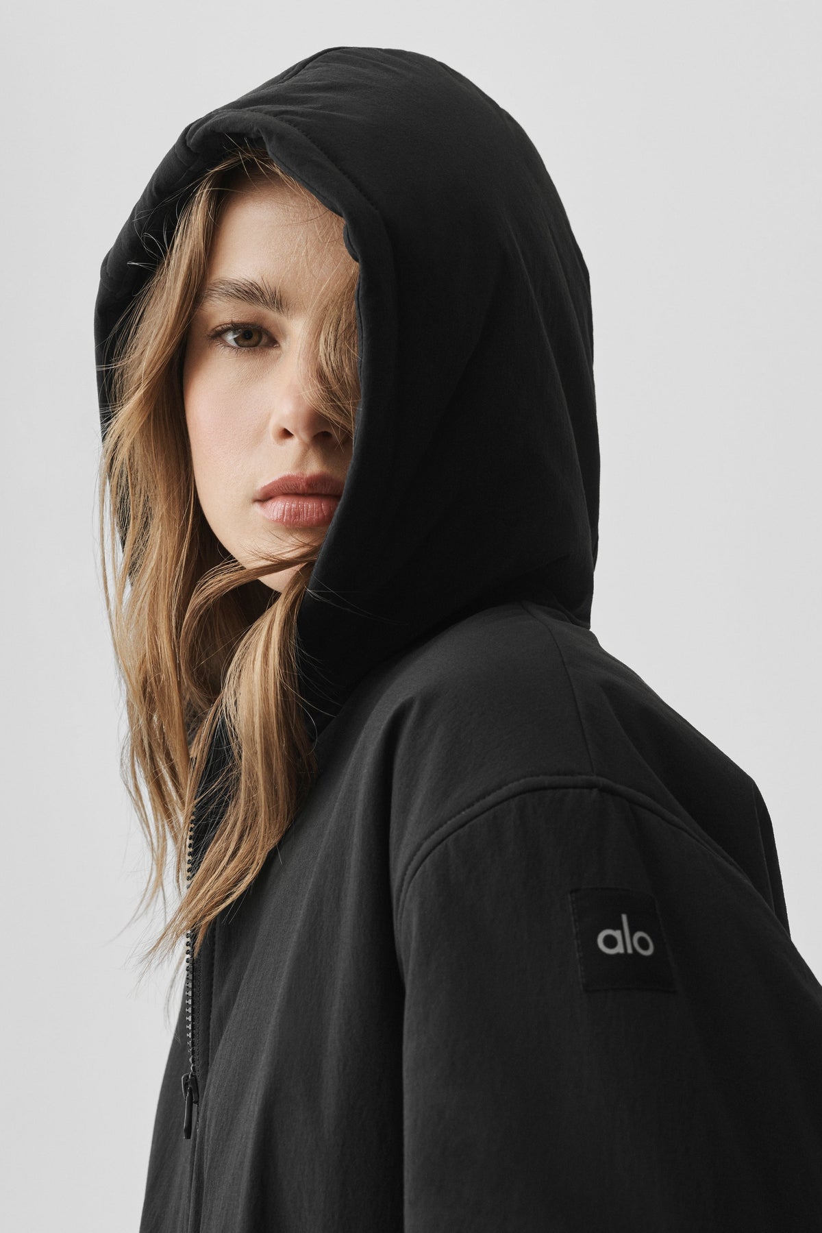 Alo Yoga Cropped Mountain Peak Full-Zip Hoodie - Black