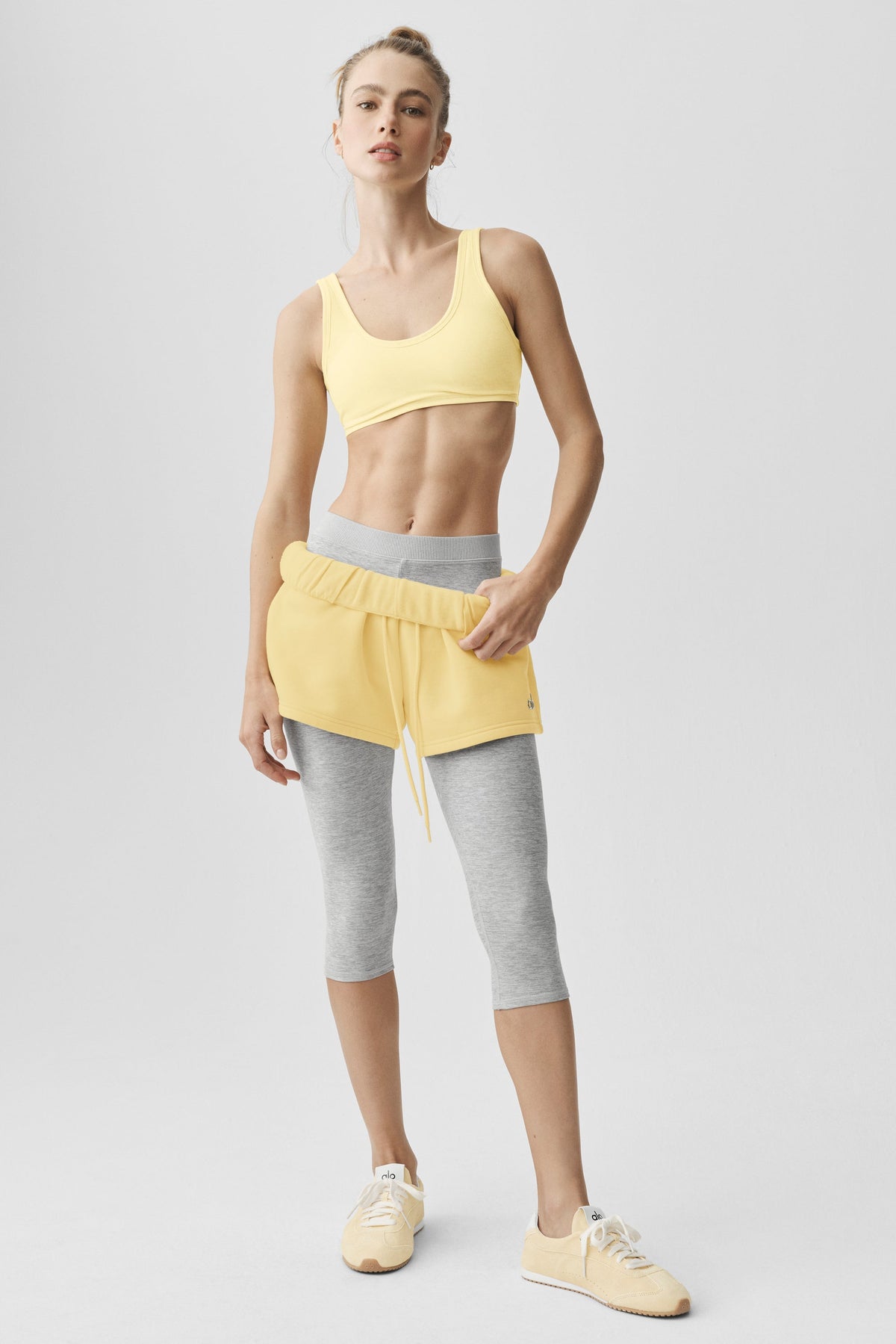 Alo Yoga Alosoft Center Stage Bra - Warm Butter Heather